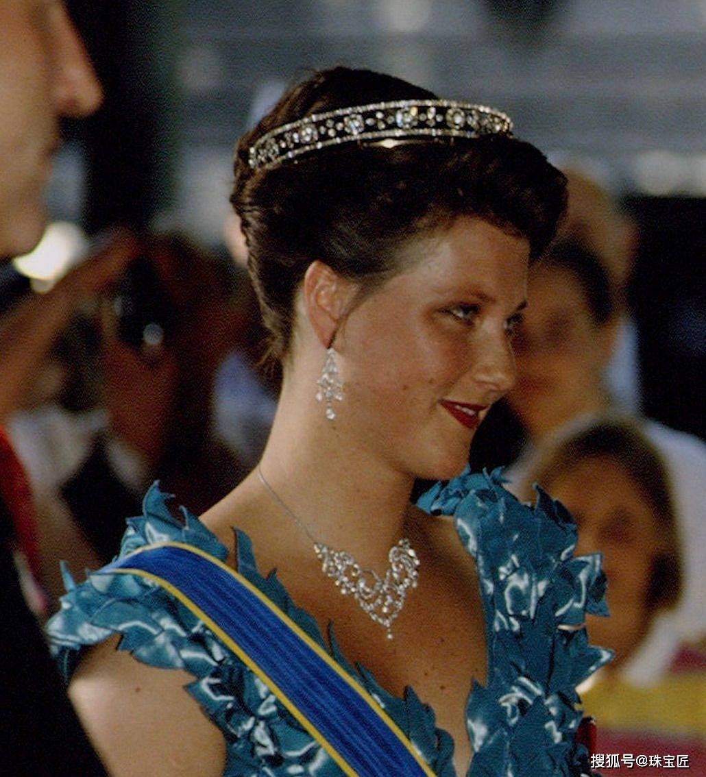 开元棋牌下载|成人礼开战斗机继承箱里装满传世冠冕!挪威00后女王储才是真·隐藏王者!(图9) 开元棋牌下载|成人礼开战斗机继承箱里装满传世冠冕!挪威00后女王储才是真·隐藏王者!(图9)