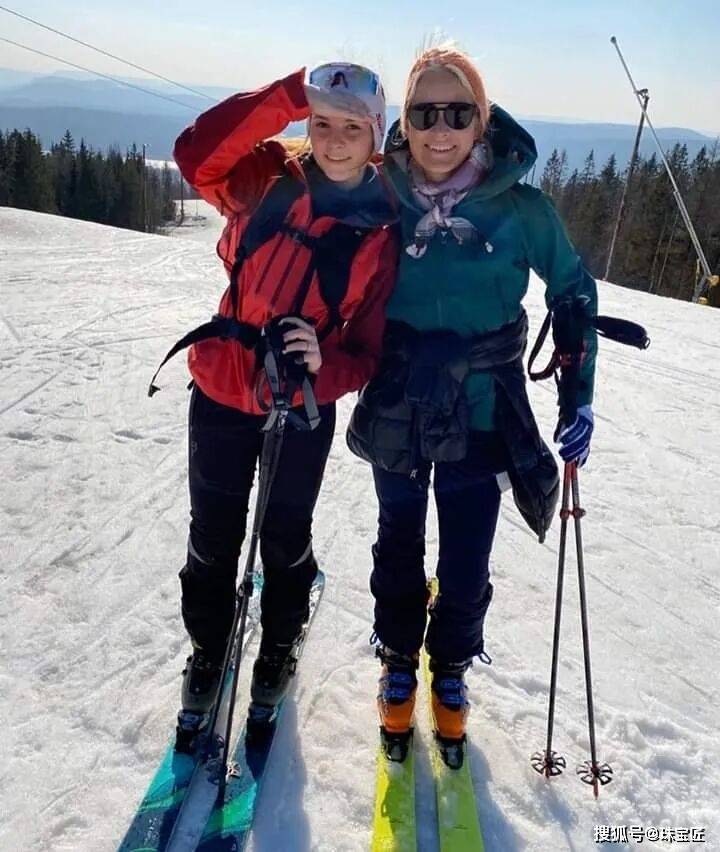 开元棋牌下载|成人礼开战斗机继承箱里装满传世冠冕!挪威00后女王储才是真·隐藏王者!(图17) 开元棋牌下载|成人礼开战斗机继承箱里装满传世冠冕!挪威00后女王储才是真·隐藏王者!(图17)