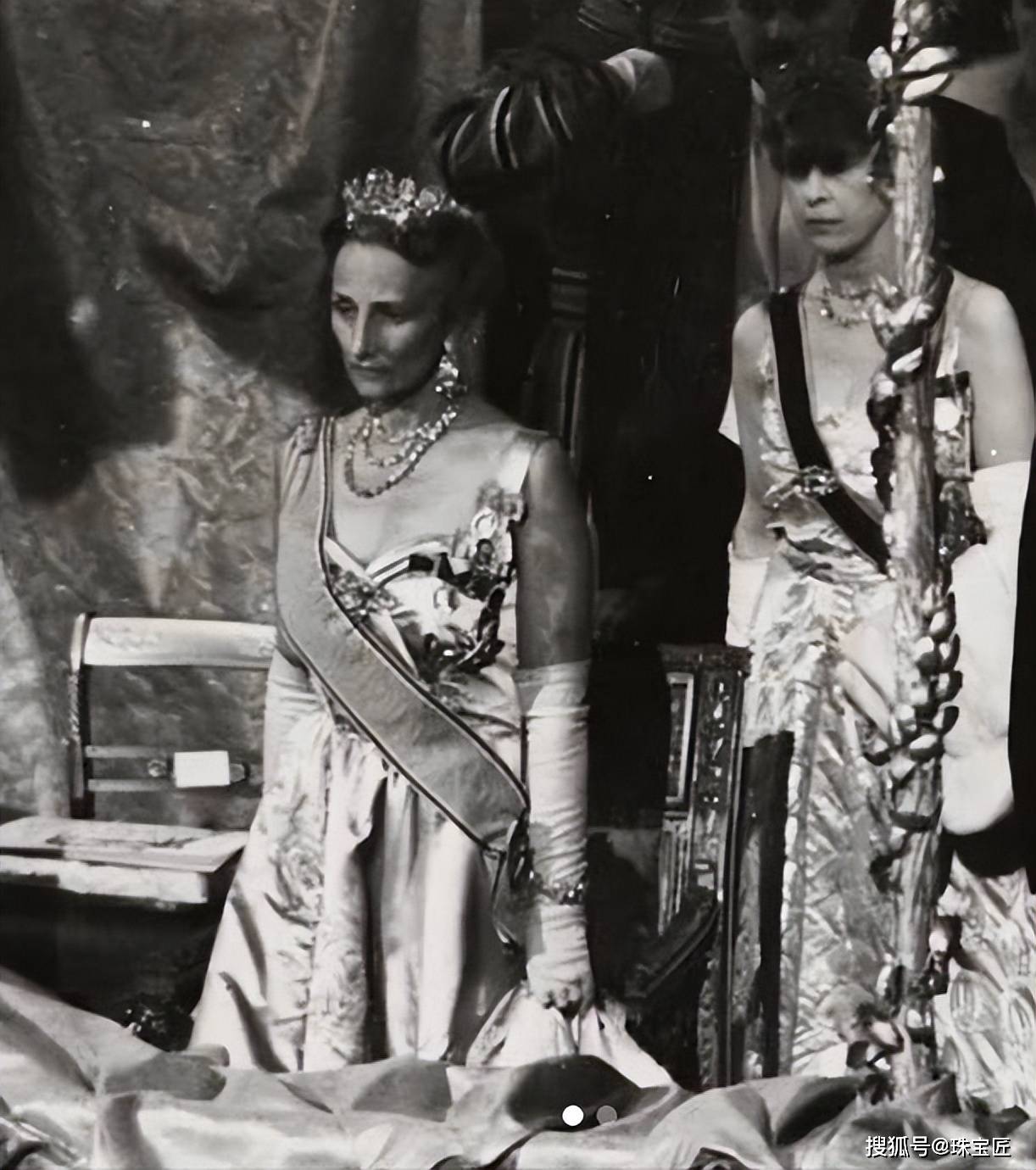 开元棋牌下载|成人礼开战斗机继承箱里装满传世冠冕!挪威00后女王储才是真·隐藏王者!(图21) 开元棋牌下载|成人礼开战斗机继承箱里装满传世冠冕!挪威00后女王储才是真·隐藏王者!(图21)