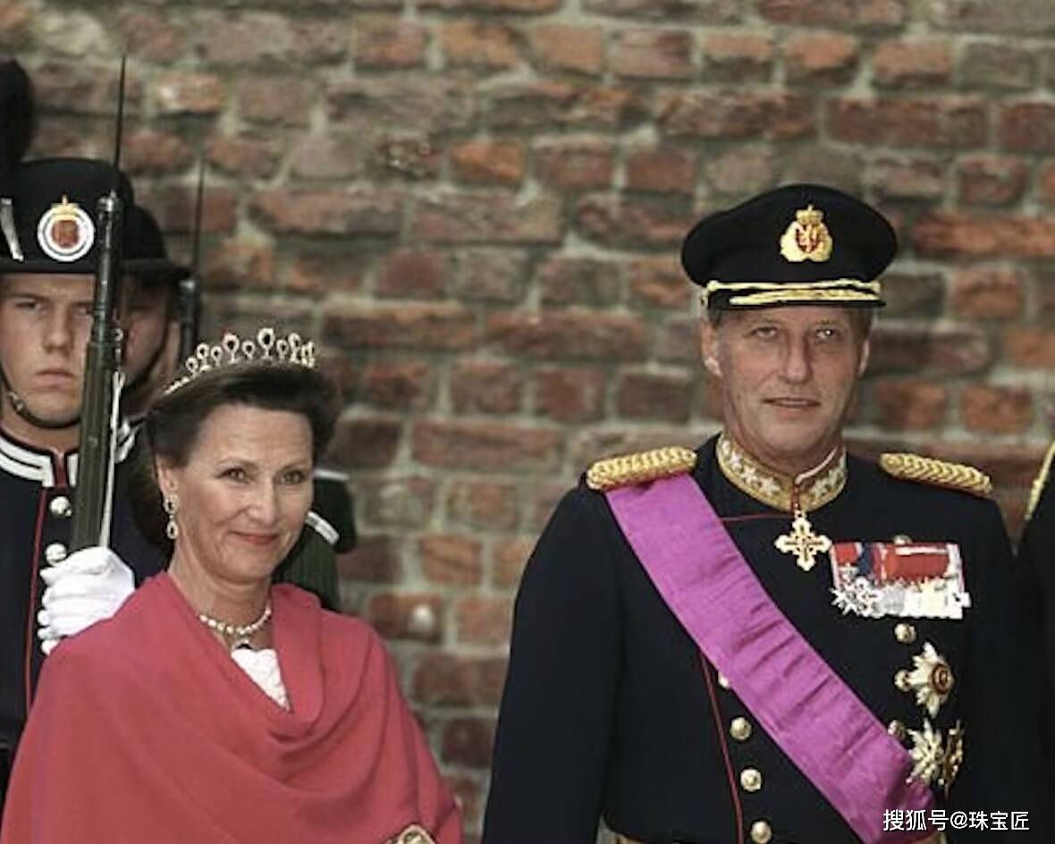 开元棋牌下载|成人礼开战斗机继承箱里装满传世冠冕!挪威00后女王储才是真·隐藏王者!(图33) 开元棋牌下载|成人礼开战斗机继承箱里装满传世冠冕!挪威00后女王储才是真·隐藏王者!(图33)