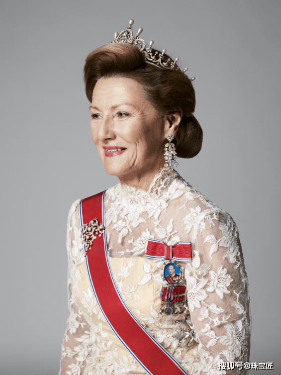 开元棋牌下载|成人礼开战斗机继承箱里装满传世冠冕!挪威00后女王储才是真·隐藏王者!(图38) 开元棋牌下载|成人礼开战斗机继承箱里装满传世冠冕!挪威00后女王储才是真·隐藏王者!(图38)