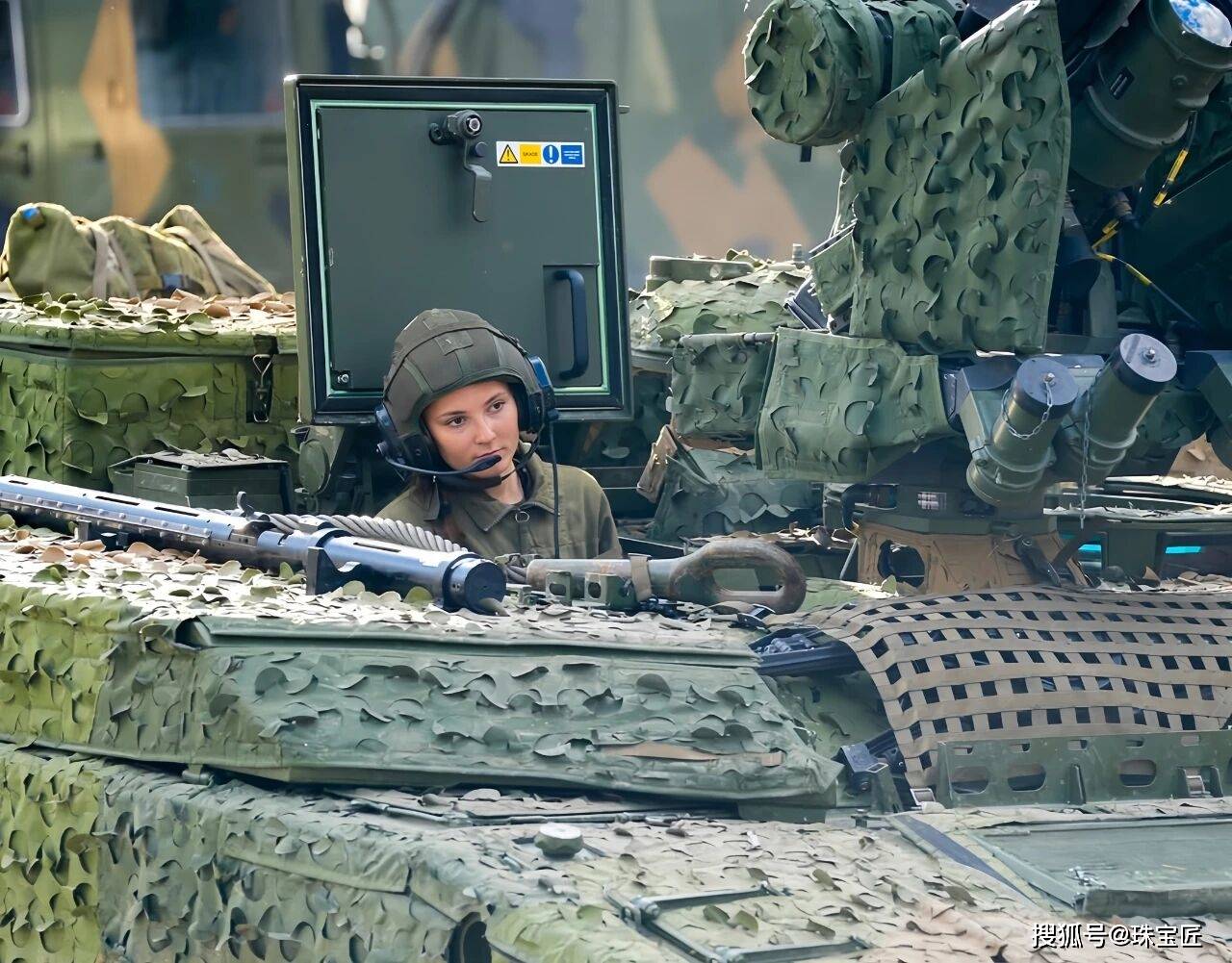 开元棋牌下载|成人礼开战斗机继承箱里装满传世冠冕!挪威00后女王储才是真·隐藏王者!(图22) 开元棋牌下载|成人礼开战斗机继承箱里装满传世冠冕!挪威00后女王储才是真·隐藏王者!(图22)