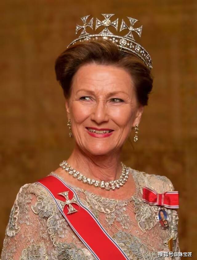 开元棋牌下载|成人礼开战斗机继承箱里装满传世冠冕!挪威00后女王储才是真·隐藏王者!(图25) 开元棋牌下载|成人礼开战斗机继承箱里装满传世冠冕!挪威00后女王储才是真·隐藏王者!(图25)