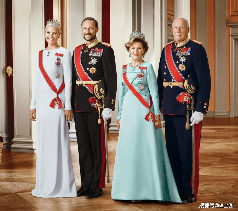 开元棋牌下载|成人礼开战斗机继承箱里装满传世冠冕!挪威00后女王储才是真·隐藏王者!(图36) 开元棋牌下载|成人礼开战斗机继承箱里装满传世冠冕!挪威00后女王储才是真·隐藏王者!(图36)