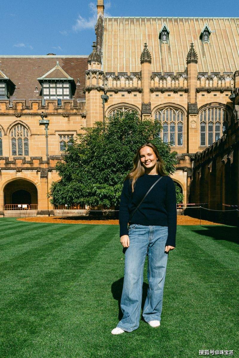 开元棋牌下载|成人礼开战斗机继承箱里装满传世冠冕！挪威00后女王储才是真·隐藏王者！(图57)