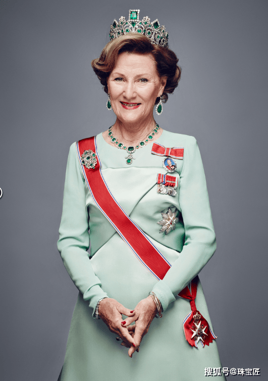 开元棋牌下载|成人礼开战斗机继承箱里装满传世冠冕!挪威00后女王储才是真·隐藏王者!(图52) 开元棋牌下载|成人礼开战斗机继承箱里装满传世冠冕!挪威00后女王储才是真·隐藏王者!(图52)