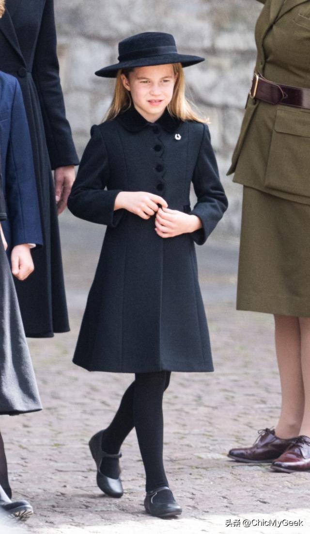 开元棋牌下载10岁夏洛特公主不能戴王冠只有两位叛逆公主打破王室规则！(图5)