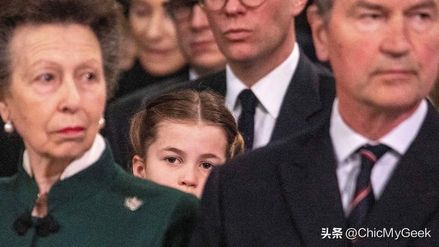 开元棋牌下载10岁夏洛特公主不能戴王冠只有两位叛逆公主打破王室规则!(图8) 开元棋牌下载10岁夏洛特公主不能戴王冠只有两位叛逆公主打破王室规则!(图8)